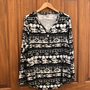 Relativity black & white long sleeve tee size 2X